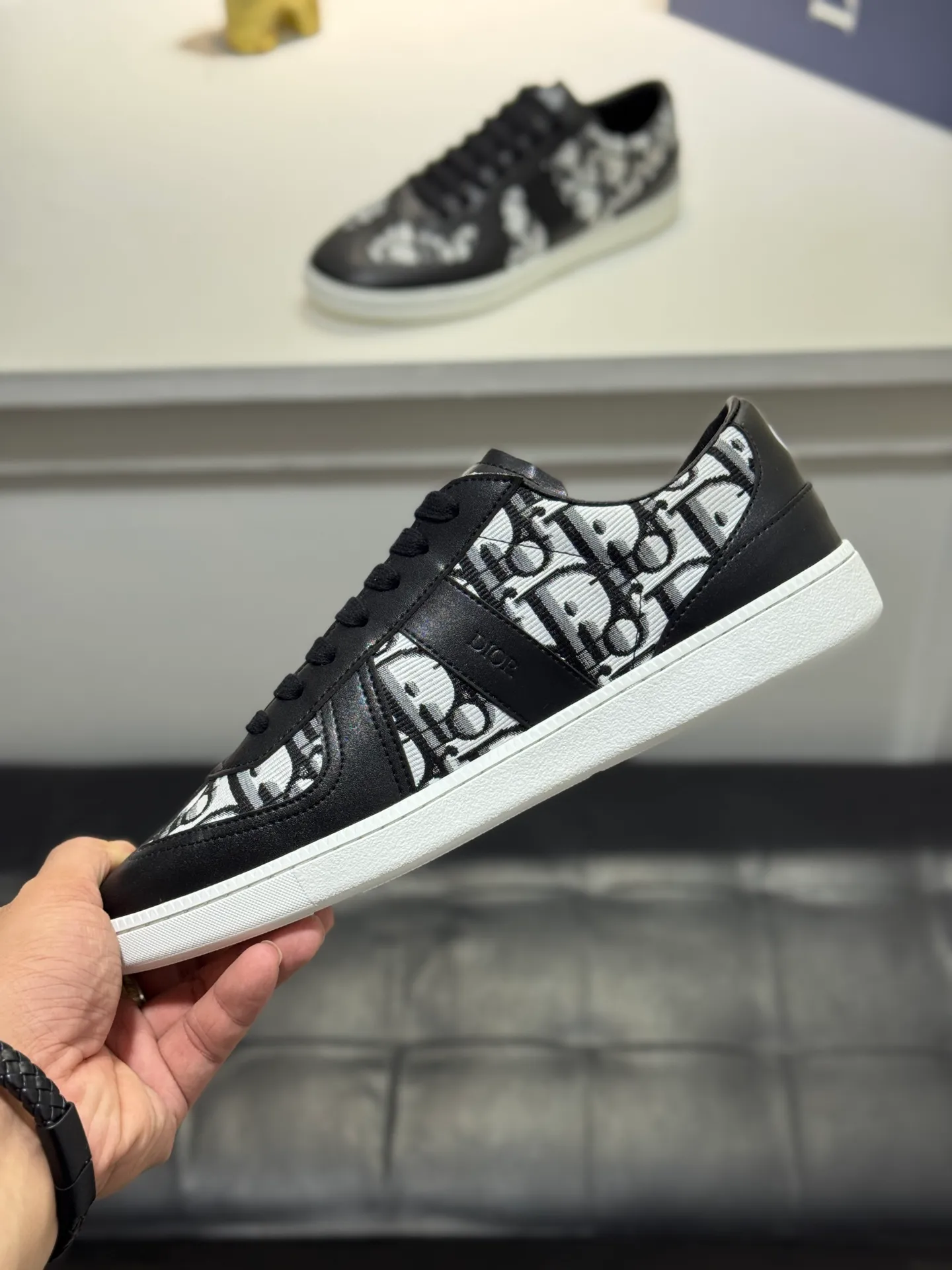 Men's Men's Shoes💰380【New Style】🎠🎠Dior🔍Top Purchasing Agency🇮🇹Di's hot style super popular sneakers are synchronized with the new product counters. The uppers are original Italian imported cowhide, the logo graphics are perfectly reproduced with complex craftsmanship necessary for fashionistas, and the imported soft sheepskin lining is Sole: The original sole is specially provided by the original factory. The exclusive movable molded sole is super comfortable. The original factory follows the order. 🔍🔍Multiple colors are available. You can enter and exit the counter at will. Welcome to compare. A must-have for trendy men. Code number: 38-44 (45 customized
